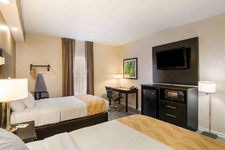 Room 32 of 48