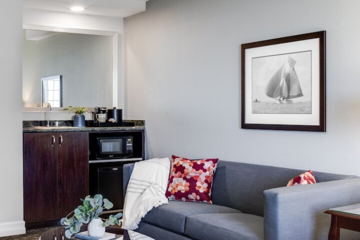 Ayres Suites Mission Viejo – Lake Forest