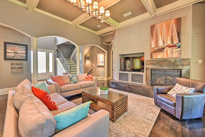Upscale Family Home w / Dock on Lake Hartwell!