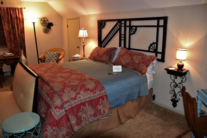 Room 10 of 29