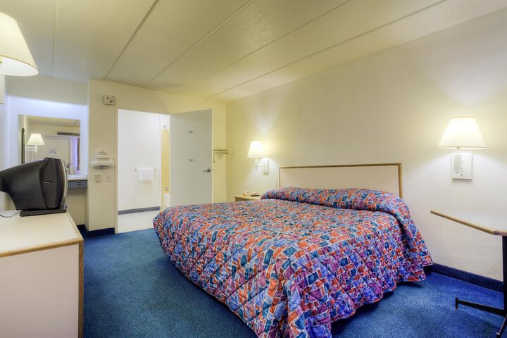 Room 26 of 47