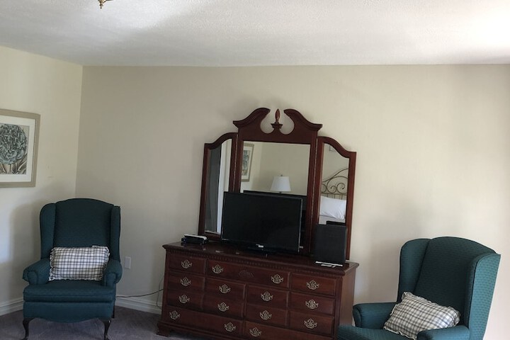 Room 16 of 109