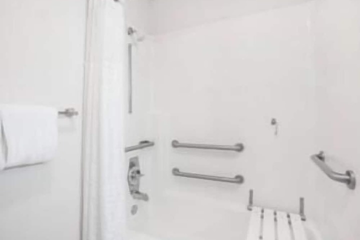 Room 8 of 17