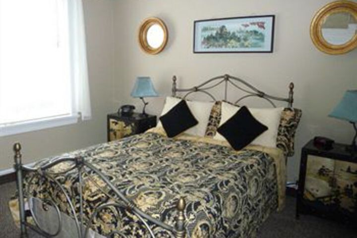 The Monticello Hotel