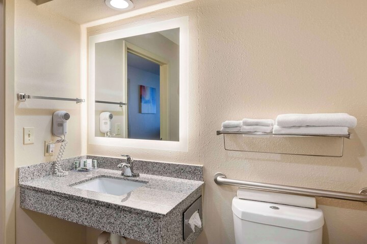 Best Western Post Inn
