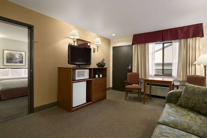 Baymont by Wyndham Seattle / Kirkland WA