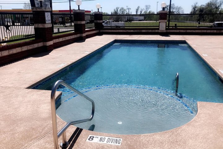 Pool 11 of 42