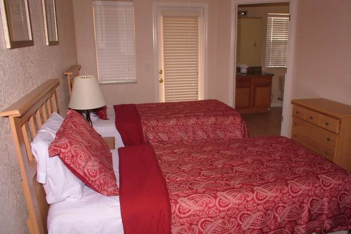 Room 6 of 13