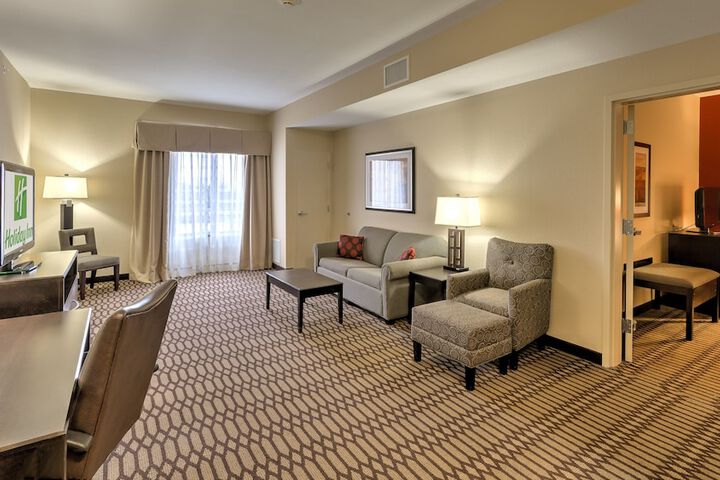 Room 16 of 62