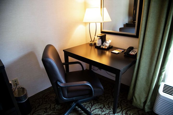 Room 32 of 89