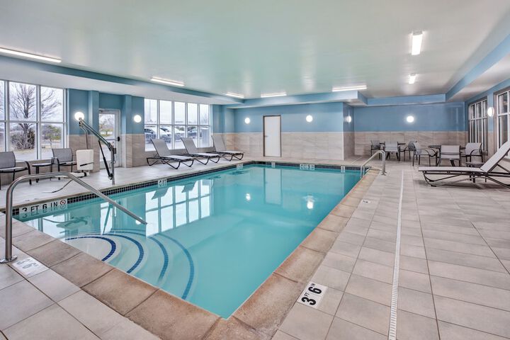 Holiday Inn Express Hotel & Suites Auburn Hills by IHG