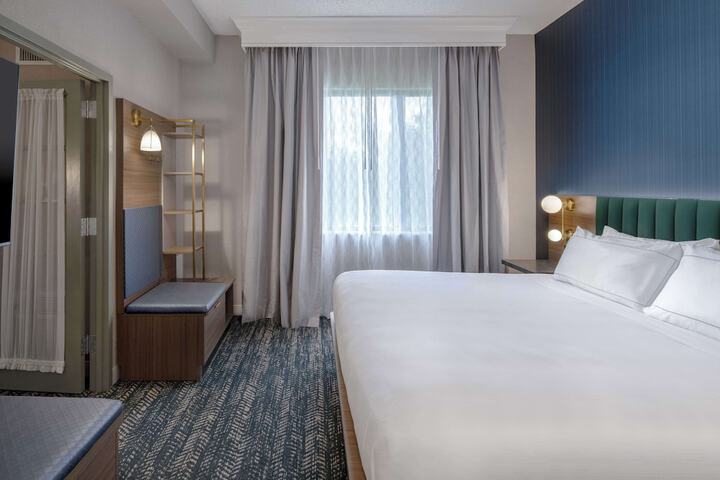 DoubleTree Suites by Hilton Hotel Mt. Laurel