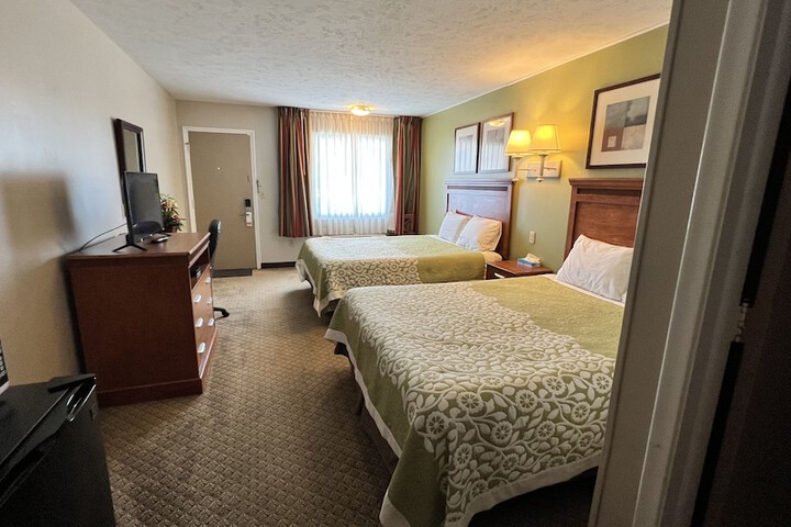 Room 32 of 34