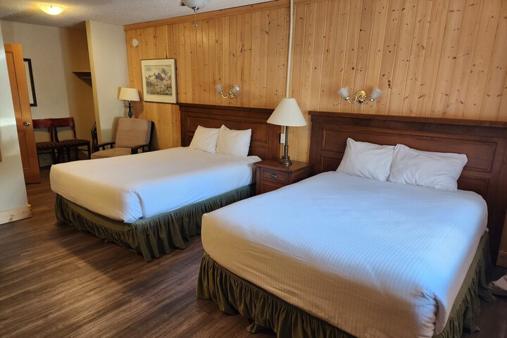 Aspen Village Inn