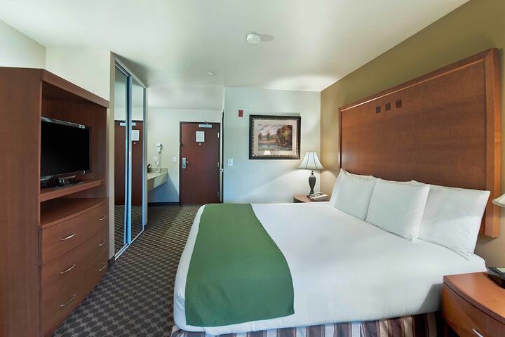 Room 19 of 40