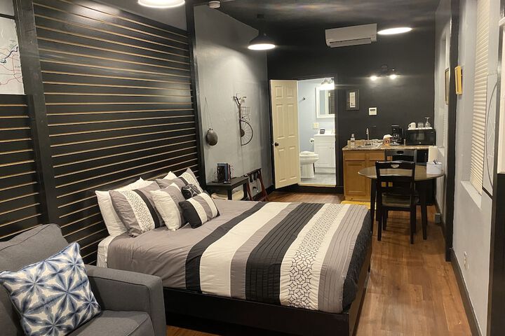 Hermann Crown Suites
