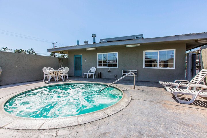 Pool 4 of 15