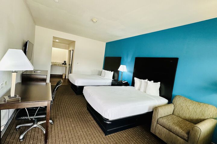 Room 34 of 40