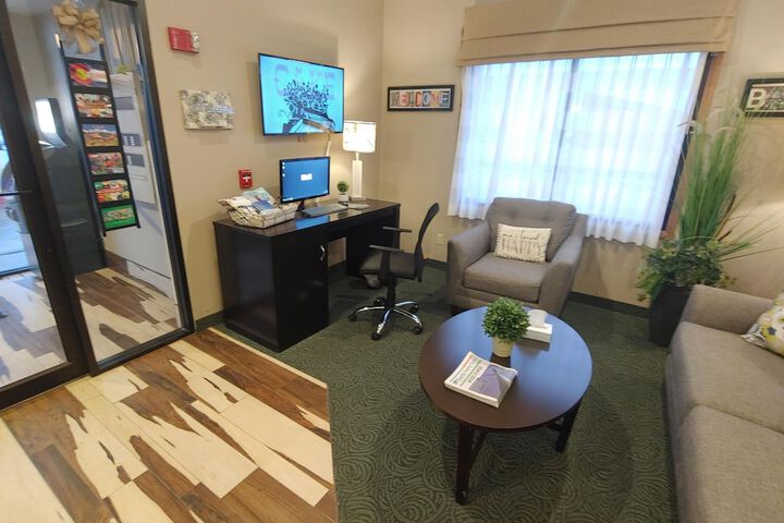 Business Center 20 of 20
