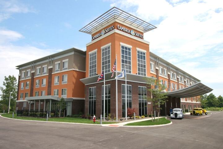 Hotel 2 of 83