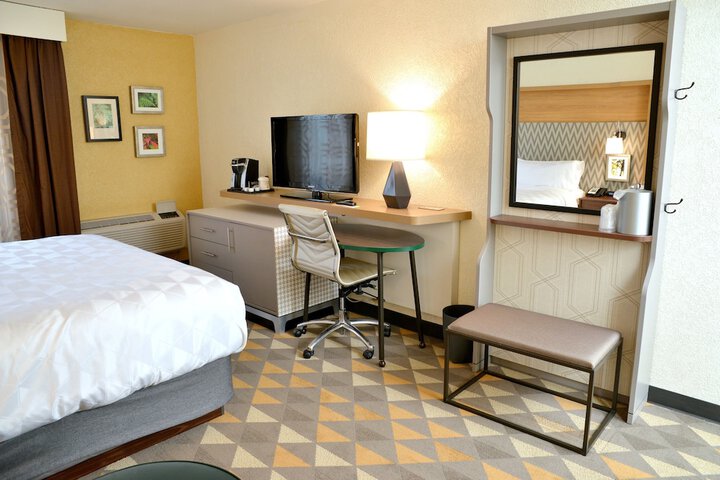 Room 21 of 39