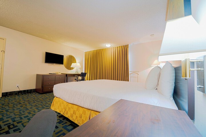 Room 32 of 96