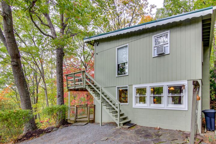 Black Mountain Cabin Apartment 2 Mi to Downtown!