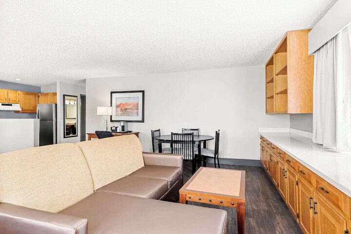 Room 21 of 40