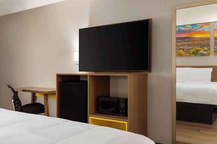 Room 15 of 30