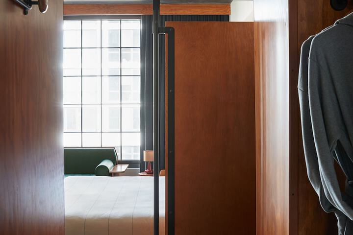 Room 13 of 24