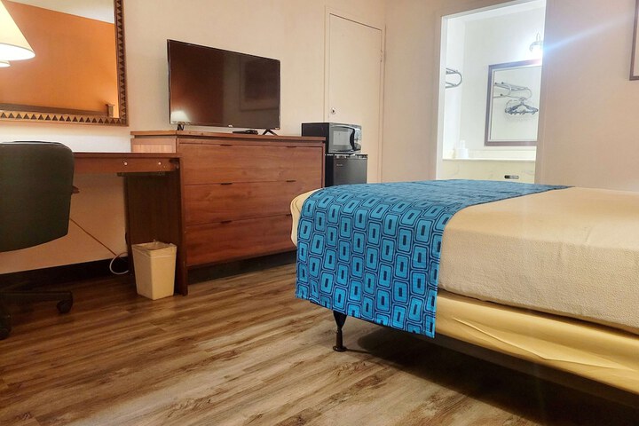 Room 16 of 20
