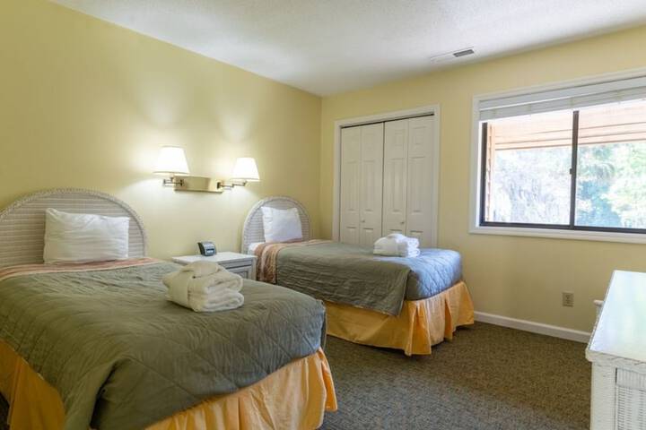 Room 22 of 34