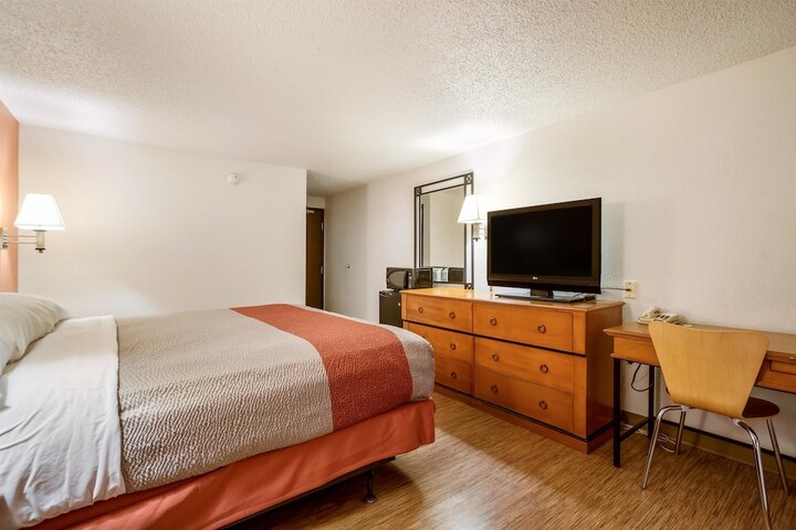 Room 25 of 48