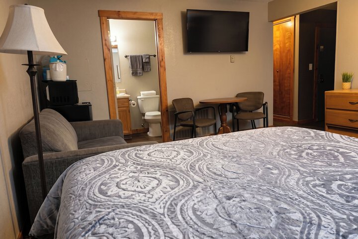KJs Inn and Suites by OYO Gettysburg U.S. Hwy 212