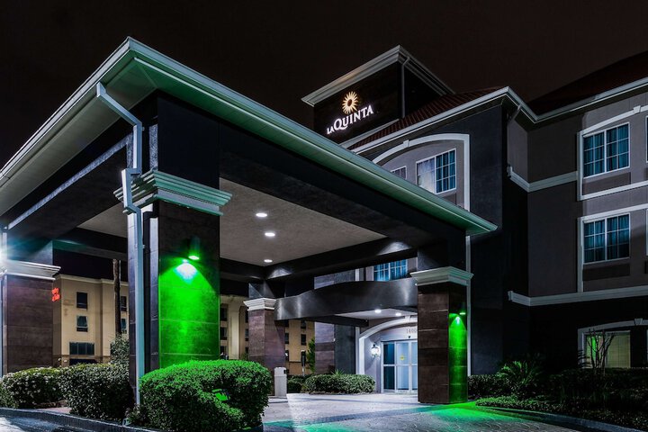 La Quinta Inn & Suites by Wyndham Tomball