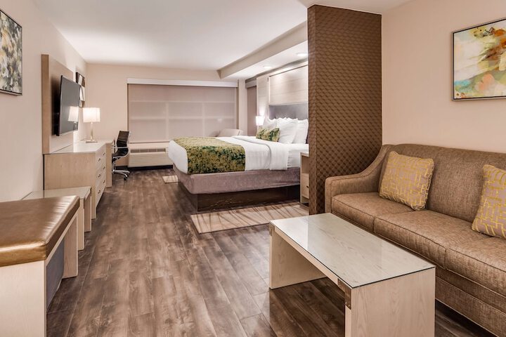 Room 8 of 27