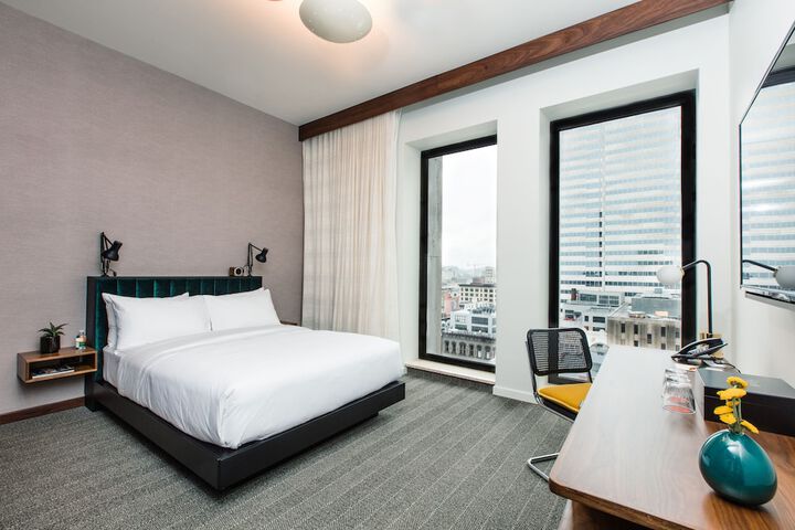 Room 17 of 49