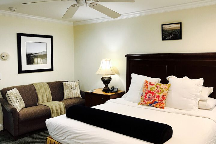 Room 13 of 27