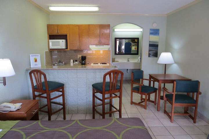 Room 14 of 26