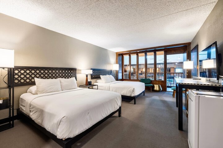 The Highlander Hotel Iowa City an Ascend Collection Hotel