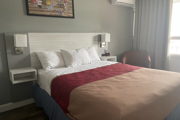 Room 16 of 39