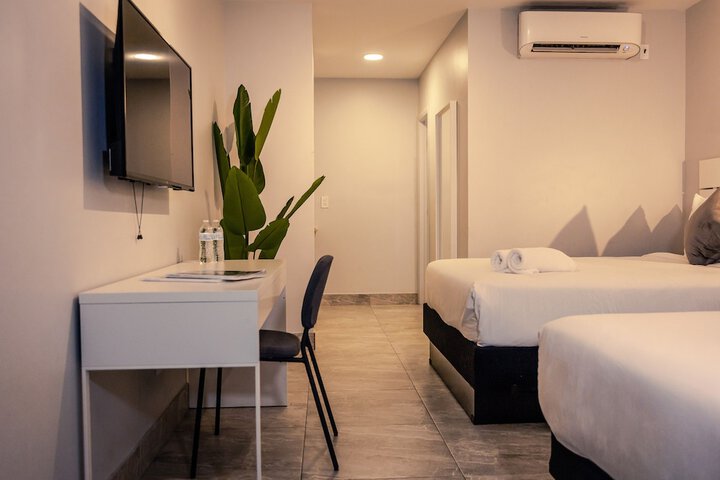 Room 27 of 33