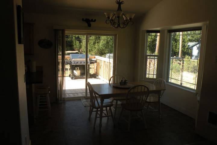 The Cozy Cabin LaPine