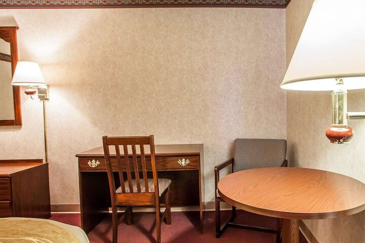 Room 10 of 25