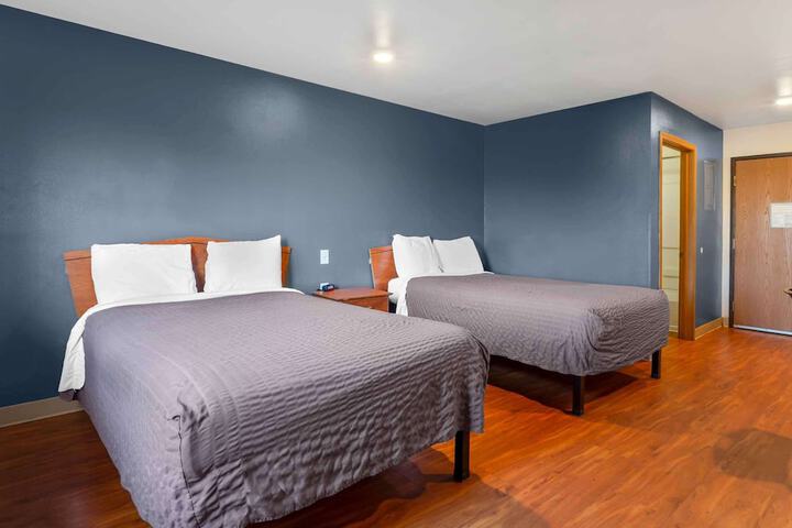 Room 28 of 34