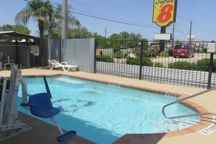Pool 8 of 44