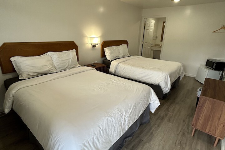 Room 4 of 7