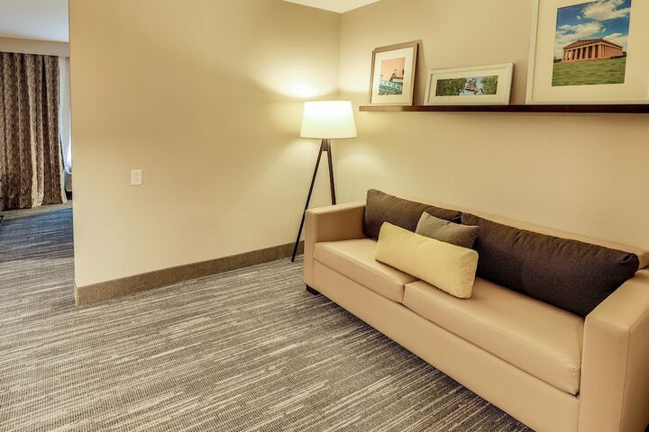 Room 32 of 49