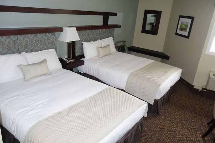 Room 7 of 18