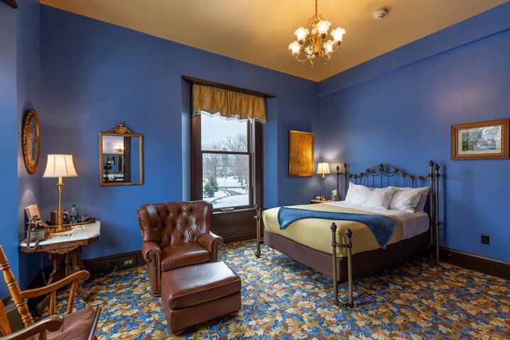 Room 54 of 148